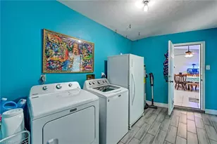 1942 NE 15th St, Cape Coral, FL 33909 - Photo 24