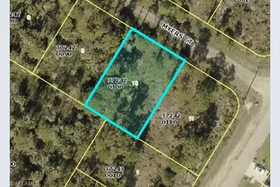 603 Myers Ct, Lehigh Acres, FL 33972 - Photo 2