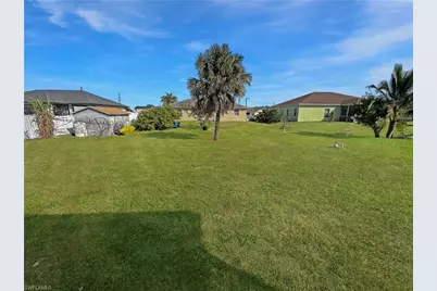 906 Alfreda Ave, Lehigh Acres, FL 33971 - Photo 38