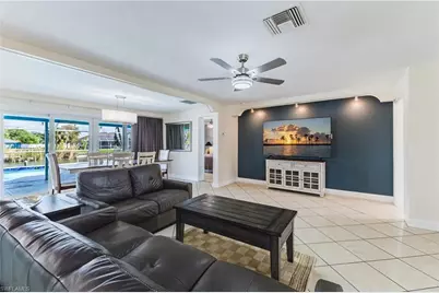 2213 NE 4th St, Cape Coral, FL 33909 - Photo 8