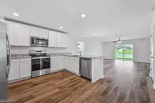 852 Franklin Ct, Immokalee, FL 34142 - Photo 4