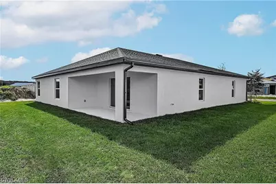 852 Franklin Ct, Immokalee, FL 34142 - Photo 2
