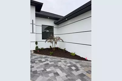 985 Gleason St, Lehigh Acres, FL 33974 - Photo 4