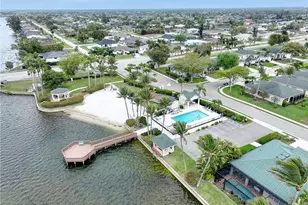 1813 Emerald Cove Dr, Cape Coral, FL 33991 - Photo 36