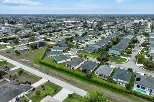 1813 Emerald Cove Dr, Cape Coral, FL 33991 - Photo 38