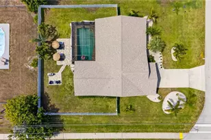 402 SW 37th Ln, Cape Coral, FL 33914 - Photo 4