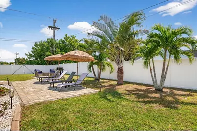 402 SW 37th Ln, Cape Coral, FL 33914 - Photo 32
