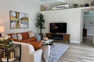 1628 Cayman Ct, Naples, FL 34119 - Photo 10