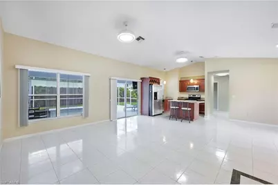 250 SE 44th St, Cape Coral, FL 33904 - Photo 4
