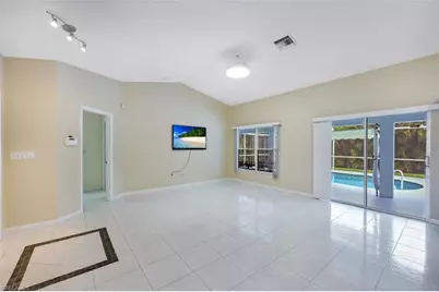 250 SE 44th St, Cape Coral, FL 33904 - Photo 6
