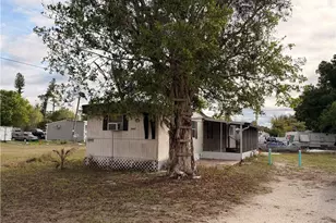 7897 Suncoast Dr, North Fort Myers, FL 33917 - Photo 12