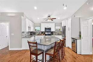 432 NE 18th Ave, Cape Coral, FL 33909 - Photo 4