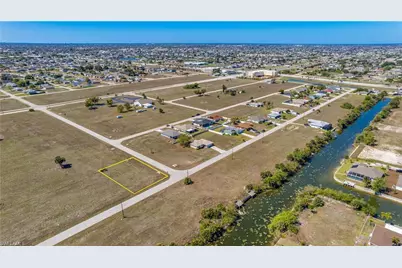 1902 NE 17th Ter, Cape Coral, FL 33909 - Photo 4