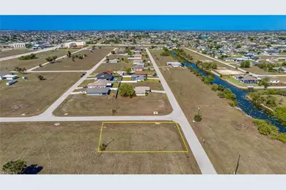 1902 NE 17th Ter, Cape Coral, FL 33909 - Photo 18