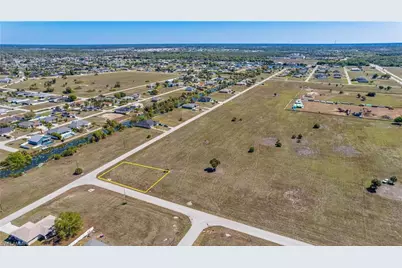 1902 NE 17th Ter, Cape Coral, FL 33909 - Photo 30