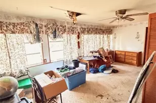 986 Tropical Palm Ave, North Fort Myers, FL 33903 - Photo 2