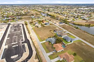 217 NW 20th Ave, Cape Coral, FL 33993 - Photo 6