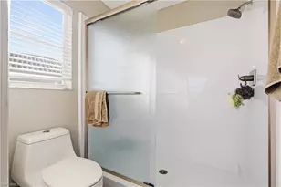 12421 Eagle Pointe Cir, Fort Myers, FL 33913 - Photo 24