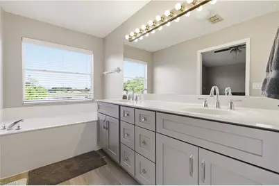 12421 Eagle Pointe Cir, Fort Myers, FL 33913 - Photo 22