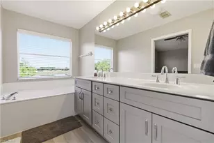 12421 Eagle Pointe Cir, Fort Myers, FL 33913 - Photo 22