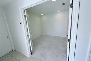 541 Hancock Bridge Pkwy, Cape Coral, FL 33990 - Photo 4