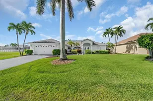 2516 SW 52nd Terrace, Cape Coral, FL 33914 - Photo 2