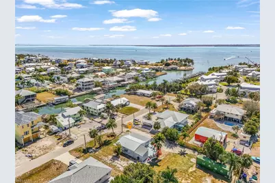 2371 Baybreeze St, Saint James City, FL 33956 - Photo 32