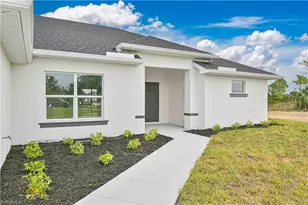 2043 NE 42nd St, Cape Coral, FL 33909 - Photo 4