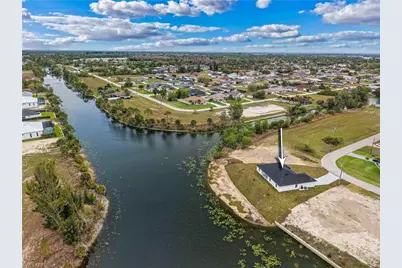 2043 NE 42nd St, Cape Coral, FL 33909 - Photo 2