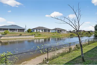 1617 NE 12th St, Cape Coral, FL 33909 - Photo 4