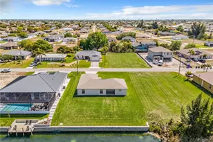 124 NE 15th Terrace, Cape Coral, FL 33909 - Photo 4