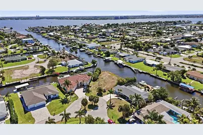 5357 Majestic Ct, Cape Coral, FL 33904 - Photo 2