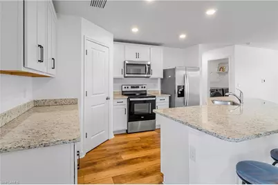 185 Yager Cir, Fort Myers, FL 33913 - Photo 12