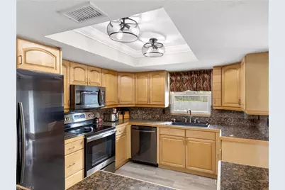 8848 Fordham St, Fort Myers, FL 33907 - Photo 14