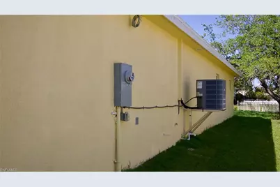 3433 Jeffcott St, Fort Myers, FL 33916 - Photo 6