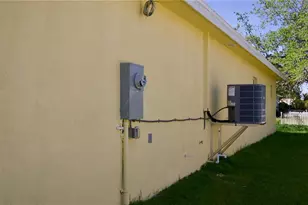 3433 Jeffcott St, Fort Myers, FL 33916 - Photo 6