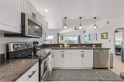 1932 SW 2nd Pl, Cape Coral, FL 33991 - Photo 14