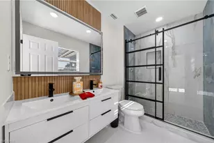 5617 Coronado Ct, Cape Coral, FL 33904 - Photo 4