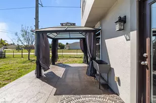 2719 NE 6th Pl, Cape Coral, FL 33909 - Photo 24