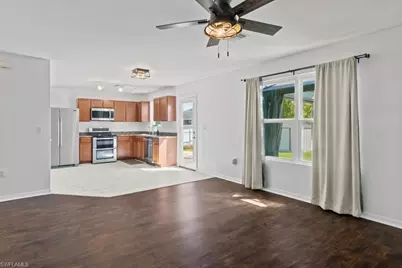 2719 NE 6th Pl, Cape Coral, FL 33909 - Photo 12