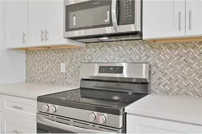 2125 NE 5th Pl, Cape Coral, FL 33909 - Photo 10