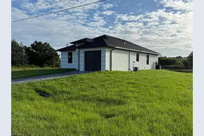 537 Hawthorne Ave S, Lehigh Acres, FL 33974 - Photo 2