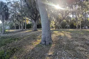 3541-3543 E Riverside Dr, Fort Myers, FL 33916 - Photo 8