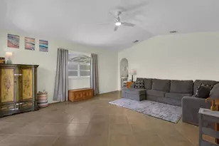 1135 NE 2nd Pl, Cape Coral, FL 33909 - Photo 6