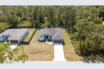 872 Spaulding St E, Lehigh Acres, FL 33974 - Photo 2