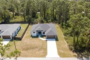 872 Spaulding St E, Lehigh Acres, FL 33974 - Photo 2