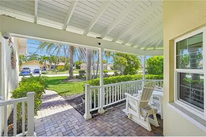 2520 SE 20th Pl, Cape Coral, FL 33904 - Photo 4