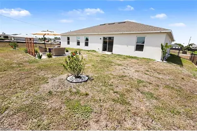 1409 NE 4th Pl, Cape Coral, FL 33909 - Photo 24