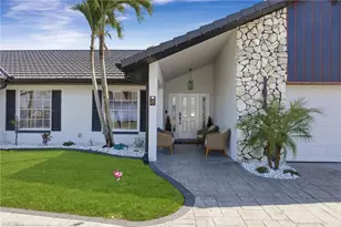 29 SE 10th Ave, Cape Coral, FL 33990 - Photo 2