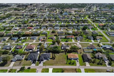 617 SW 11th Pl, Cape Coral, FL 33991 - Photo 8